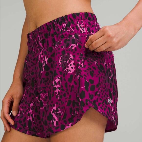 lululemon athletica Pants - Lululemon Track That Mi-Rise Lined Short 5" Size 4